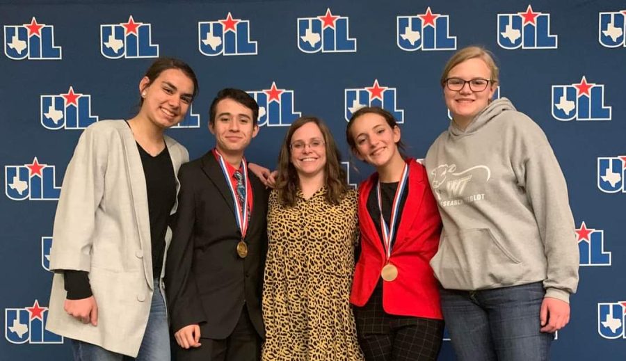 SE CX Debate competitors with their coach at the State meet. (Left to right:  Annabelle Anchondo, Oscar Flores, Marlana Tanaro, Lynnsey Mahler, Emma Stevenson)